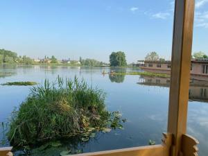 Serenity On Waters HB Kohisar
