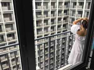 Serene Stays at Shore