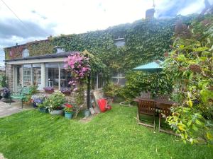 Chapel Cottage Clitheroe Road