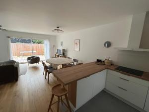 Villa neuve 300 m plage sud 3 chambres