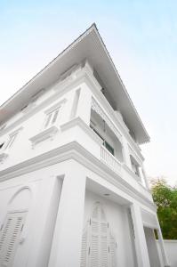 Dharasom' s Colonial House, Hotely - Lat Krabang