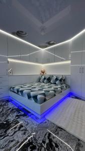 Belyy Lebed