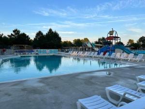 MH 353 LUMINOSA 3chambres et 2 salles de bains dans camping 4 étoiles