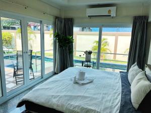 2 BR villa with private swimming pool and jacuzzi 350m from beach