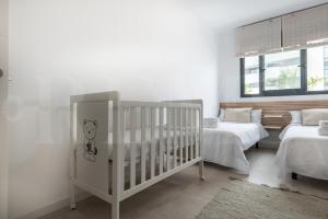 Beachside escape with parking and pool REMS