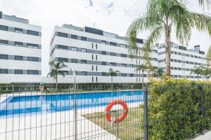 Beachside escape with parking and pool REMS