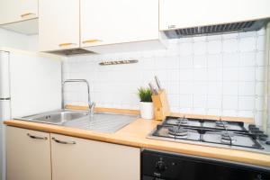 Modern and Central One-Bedroom, 10 min from Colosseum