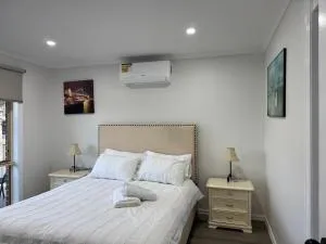 San Remo water-view beach house - Surf Beach