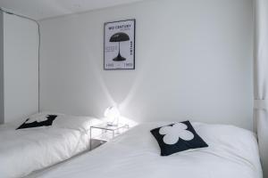 NEW Hongdae Stn 30sec #massage chair #netflix #purifier v