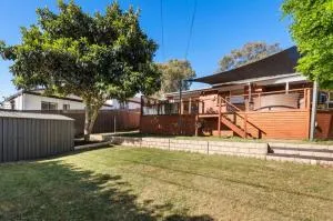 Inner south comfort house - Narrabundah