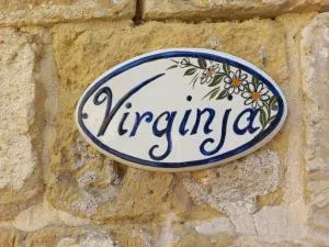 Virginia Farmhouse - Kerċem