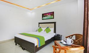 Hotel Royal Empirre Near PEC-PGI-PU-Sukhna Lake-Rock Garden-Rose Garden Chandigarh