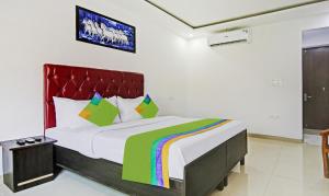 Hotel Royal Empirre Near PEC-PGI-PU-Sukhna Lake-Rock Garden-Rose Garden Chandigarh