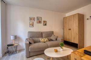 Appartements 2 pieces climatise, 100m du centre, 