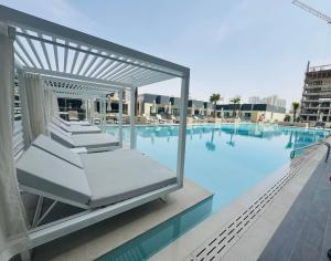 Your Own Pool Spacious 2BDR Apartment JVC