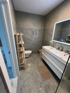 Super Apartment Riviera with sea views!