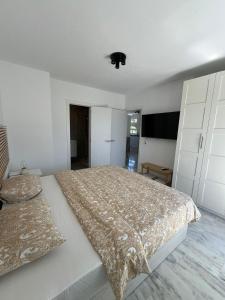 Super Apartment Riviera with sea views!