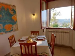 Casa panoramica con cortile a 15' da Roma - موستاتْشّانو