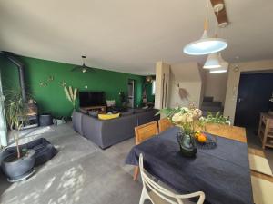 Maisons de vacances Maison l-Oasis 8 personnes piscine : photos des chambres