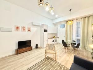 Renfe Asamblea de Madrid 01 AMCH Hospedaje