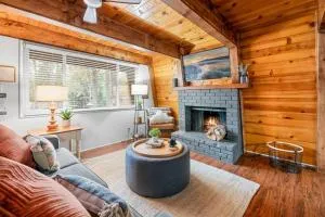 Moonridge Manor Modern, Cozy Retreat with Hottub! - بيغ بير لاكي