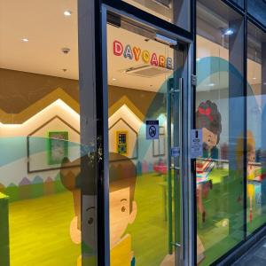 Elegant 1BR with Great View, Panoramic Pool Near Ortigas CBD - 24