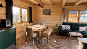 Górskie Przysiółki w Koniakowie - Dom z bala JODEŁKA