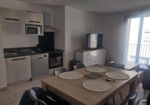 Location Vacances en Coeur de ville - Vue sur Mer - Tout confort