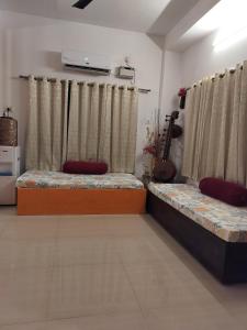 Aishwaryam Studio Apartment