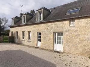 Jolie maison en pierre proche de la plage d'Omaha - 滨海维耶维尔