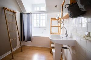 Maisons de vacances Jolie maison en pierre proche de la plage d-Omaha : photos des chambres
