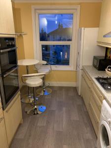 Dog Friendly Apartment with Sea Views