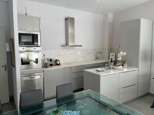 AU COEUR DES LICES *** CENTRE HISTORIQUE AVIGNON