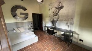Spacious Villa with Private Pool & Garden near Chianti