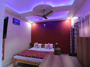Saket homestay