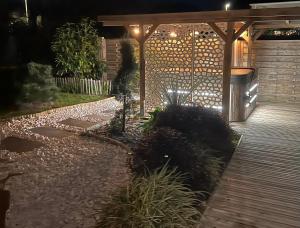 Villas Villa 75m2 avec Piscine et Jacuzzi prives, Sauna et Home-Cinema a 800m des Commodites : photos des chambres