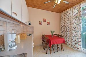 One-Bedroom Apartment with Terrace room in Apartments Mićić