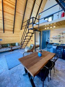 Sakarya Sapanca Kurtköy Dibektaş da 2 oda 1 salon Isıtmalı Özel Havuz -Göl Manzaralı - 5 Kişilik Bungalov-BNG-116