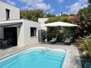 Villa avec piscine près des plages