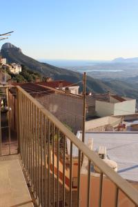 Sa Dommu de Kerciu vista mare con parcheggio