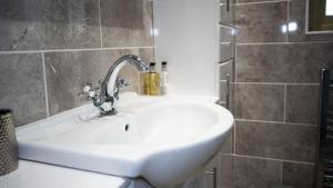 Modern 1-Bedroom Apartment in Holt
