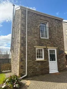 Yr Hen Beudy Bach - Maesteg