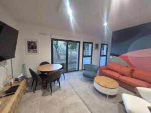 Appartements Nina, Appartement 2 couchages, Elegant, Wifi, Parking : photos des chambres