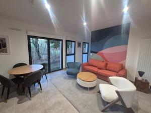 Appartements Nina, Appartement 2 couchages, Elegant, Wifi, Parking : photos des chambres