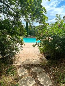 Maisons de vacances Authentique mas provencal avec piscine : photos des chambres