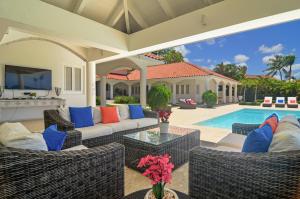 Cacique 13, Ocean View and Golf Course