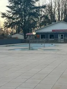 mobilhomme 3 Chambres avec piscine - 卡米尔斯