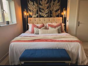 Luxury 2 Bedroom Penthouse in the City of Dreaming Spires, Walking Distance to Hospitals