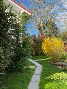 The Little Oak - tiny house with bed on mezzanine & terrace - from 1 to 4 p Disney, Paris & CDG