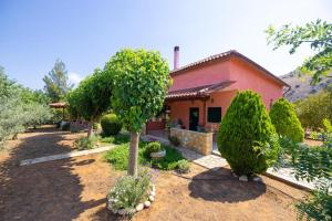 Monicas Country House